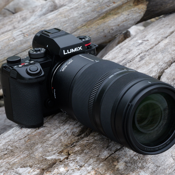 Panasonic_Lumix_s_Longest_Zoom