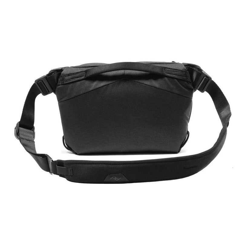 Peak Design Everyday Sling V3 3L black lightweight durable weather-resistant bag with adjustable strap