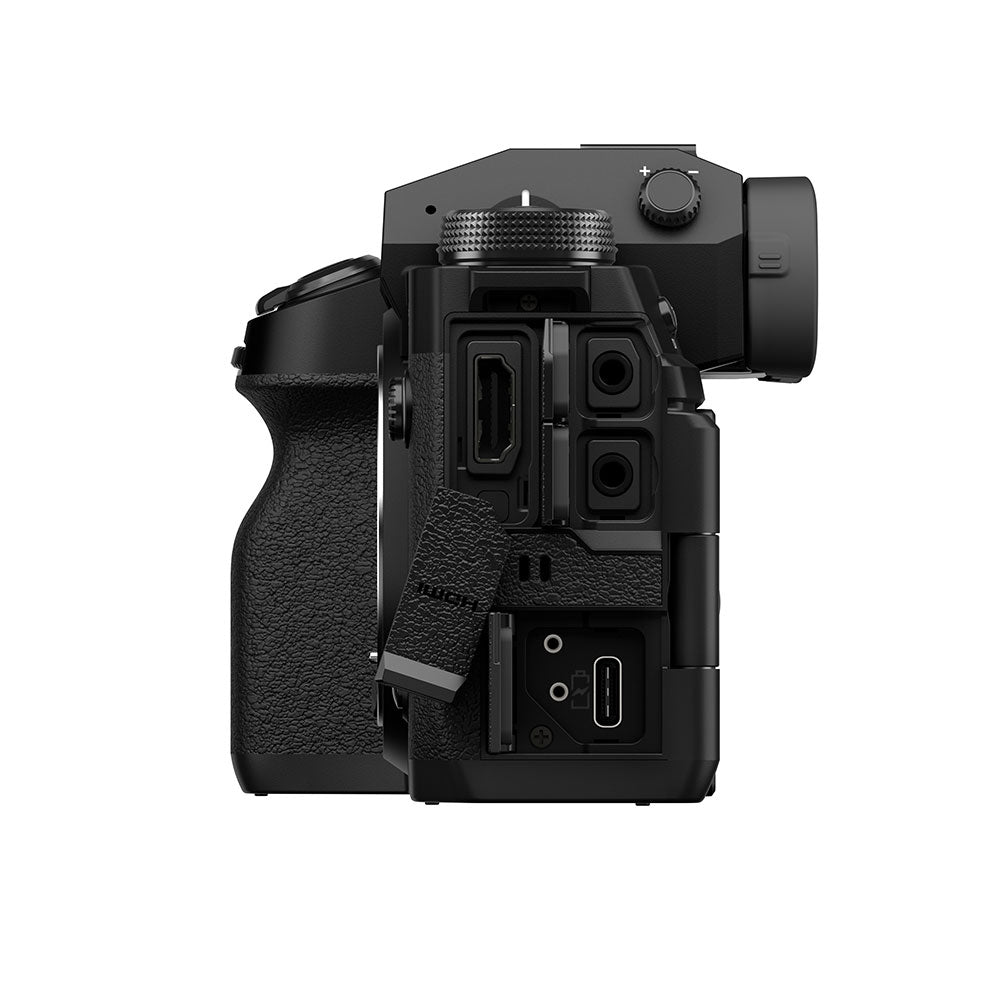 FUJIFILM X-H2 with XF 16-80mm f4 OIS WR