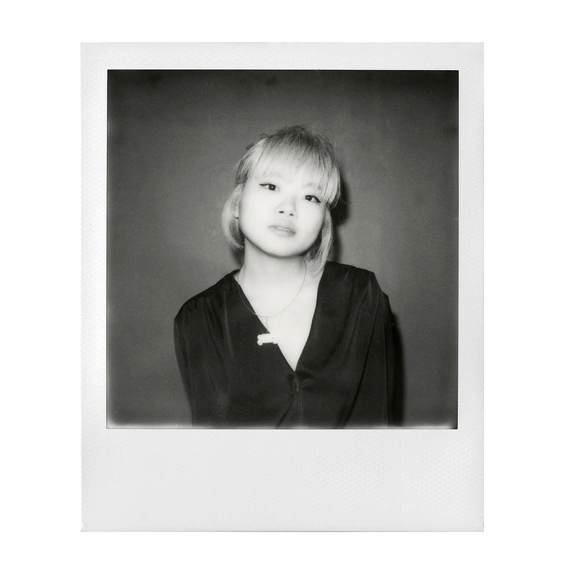 Polaroid-Originals-i-Type-Black-And-White-Film-view-3